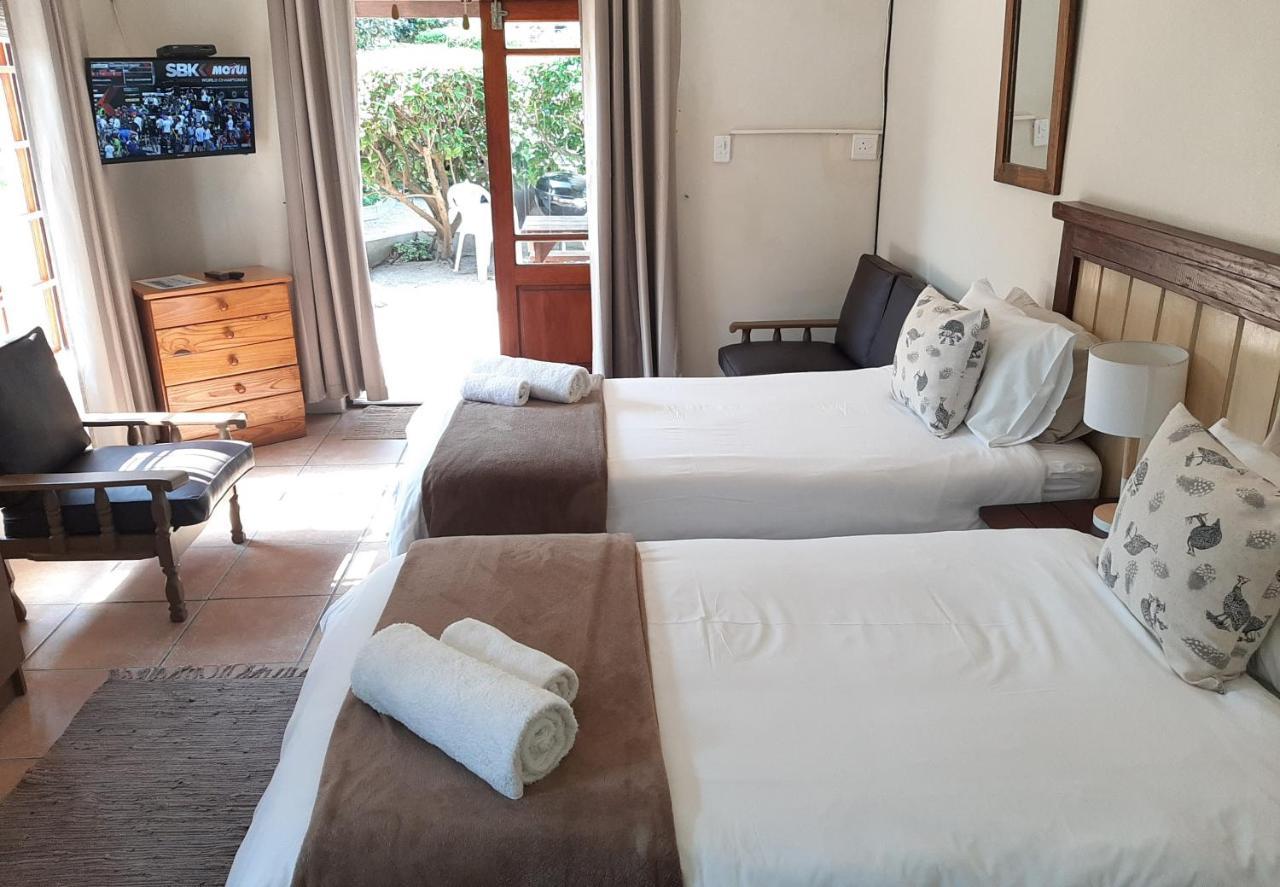Tourist Lodge Gansbaai Buitenkant foto