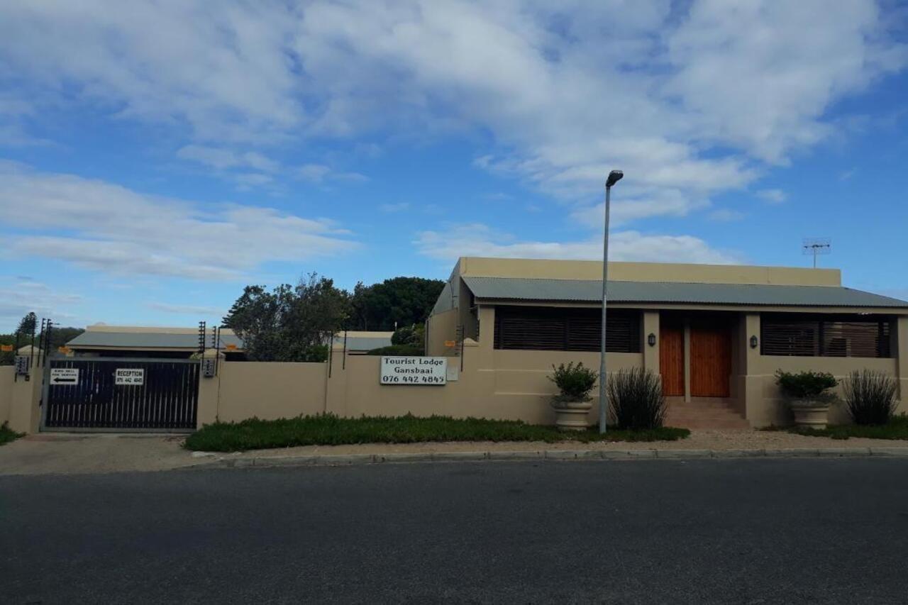 Tourist Lodge Gansbaai Buitenkant foto