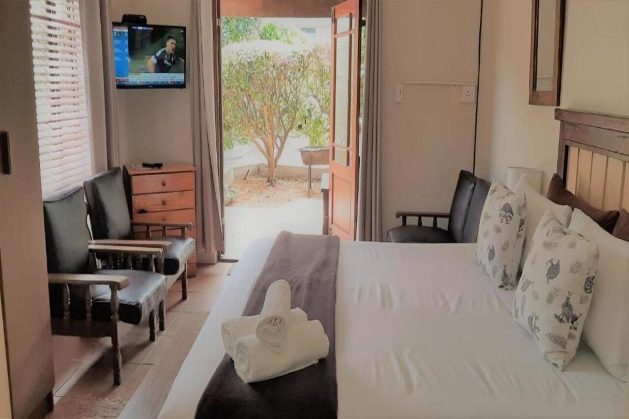 Tourist Lodge Gansbaai Buitenkant foto
