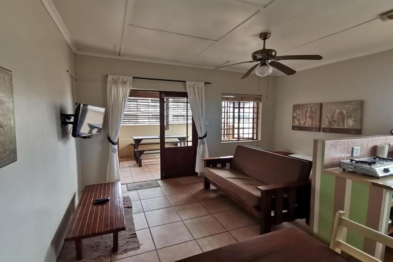 Tourist Lodge Gansbaai Buitenkant foto