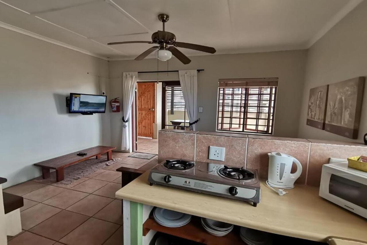 Tourist Lodge Gansbaai Buitenkant foto