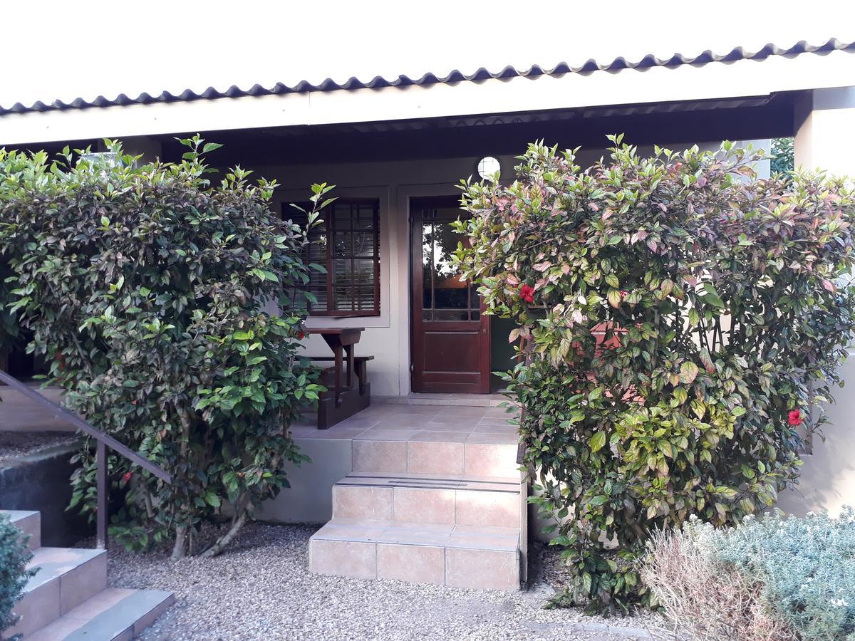 Tourist Lodge Gansbaai Buitenkant foto