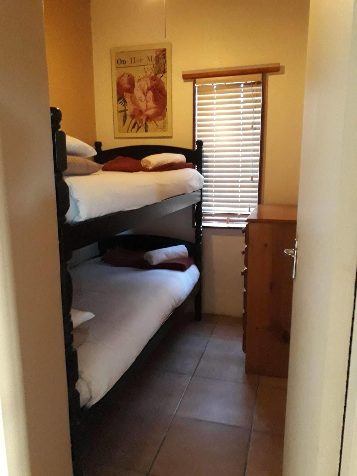 Tourist Lodge Gansbaai Buitenkant foto